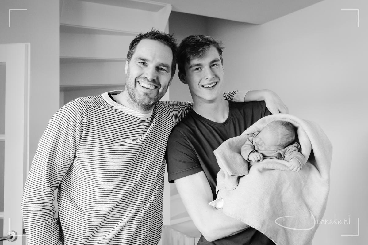 Na heel wat zusjes eindelijk een broertje voor Levi. 'Maar tant, als het een zusje was, was 't ook goed geweest.'