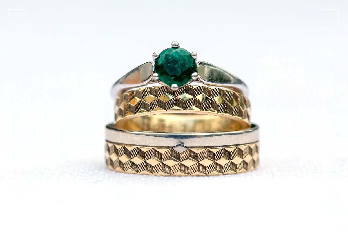 De ringen. Met Escher figuren en een mooi verhaal. Mooi persoonlijk weer.