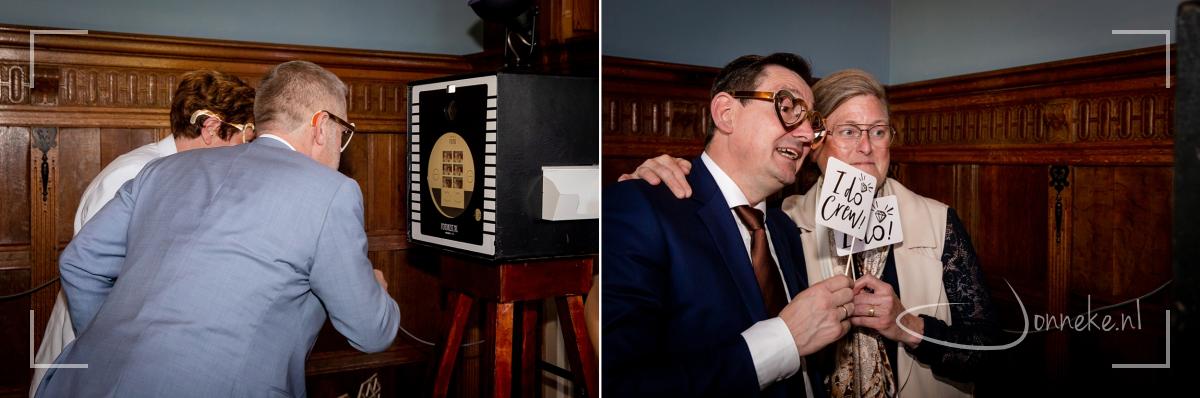 Hilarisch die fotokist.nl - waar iedereen even 'gek ging doen'!