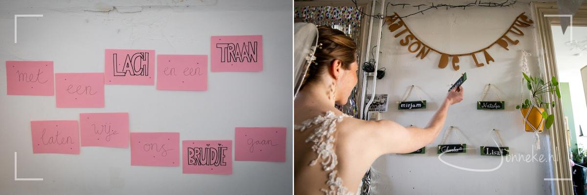 'Met een lach en een traan, laten wij ons bruidje gaan.' Met diezelfde lach en traan draait Marjella voor de laatste keer haar bordje in 'Maison de la Plume' om. Haar zus neemt haar plaats in op haar kamer.