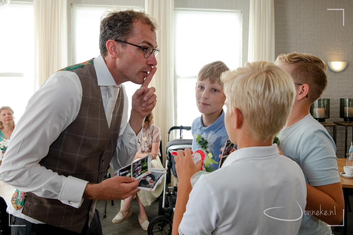 Sssst, wij gaan weg, maar het feestje is nog niet voorbij. Jullie mogen nog even blijven want jullie krijgen nog: patat!