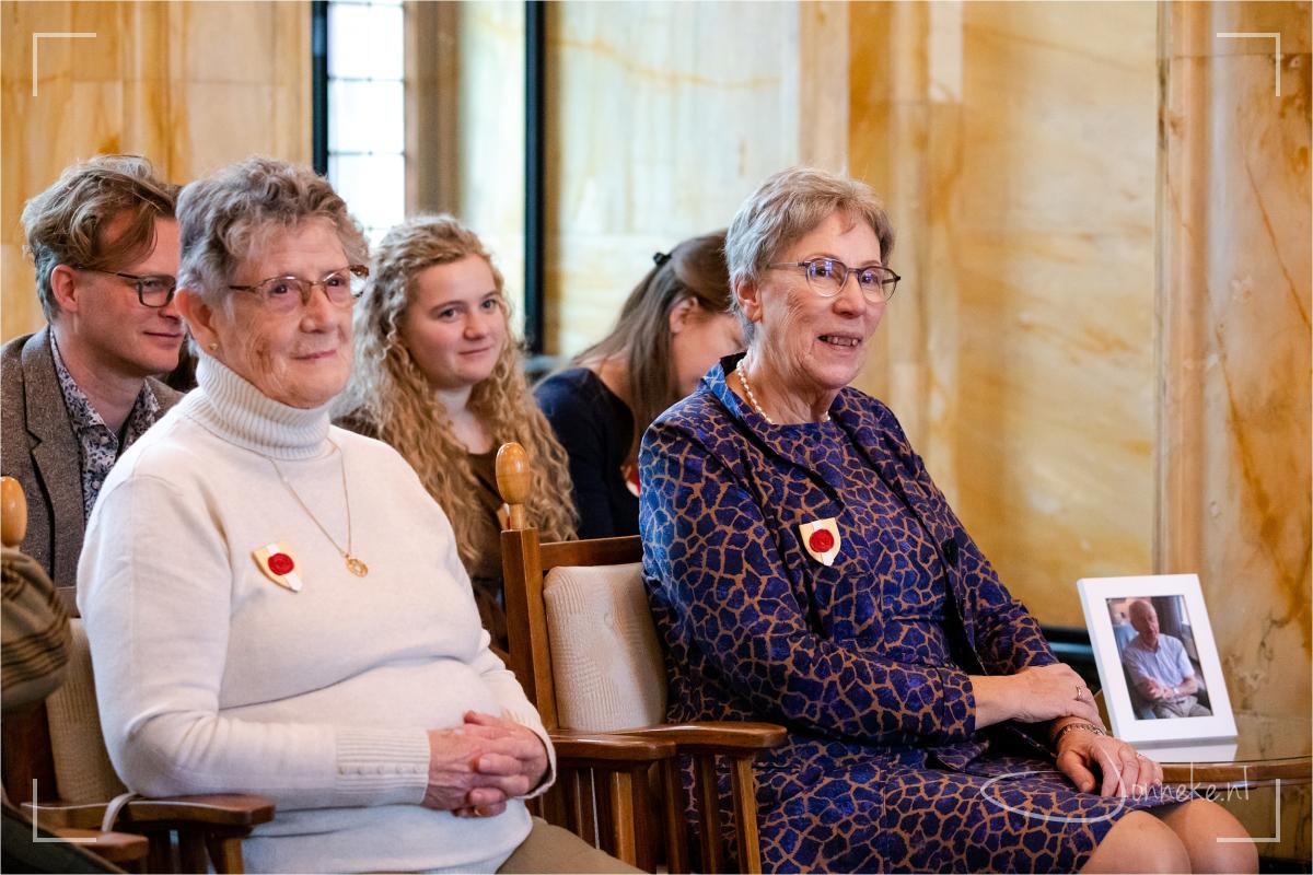 Oma, mama en papa in herinnering er ook bij.