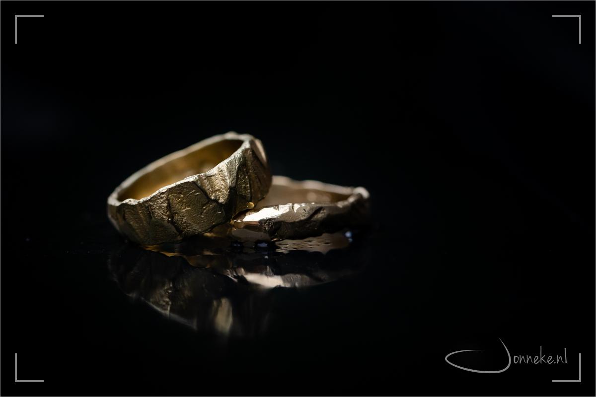 De ringen. Bijzondere exemplaren. Ik kijk er alweer naar uit om een overzicht van 2022 te maken van trouwringen, trouwboeketten en natuurlijk hoogtepunten. Komt binnenkort!