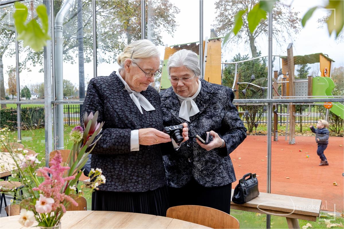 Mooi als er nog grootouders mee zijn op zo'n dag. Een hele belevenis en zo gaaf dat oma actief foto's maakte.