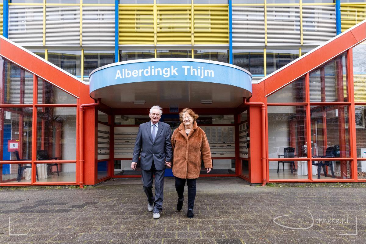 Harde wind en zelfs wat regen, maar toch gaan we heel even naar buiten voor een paar foto's.