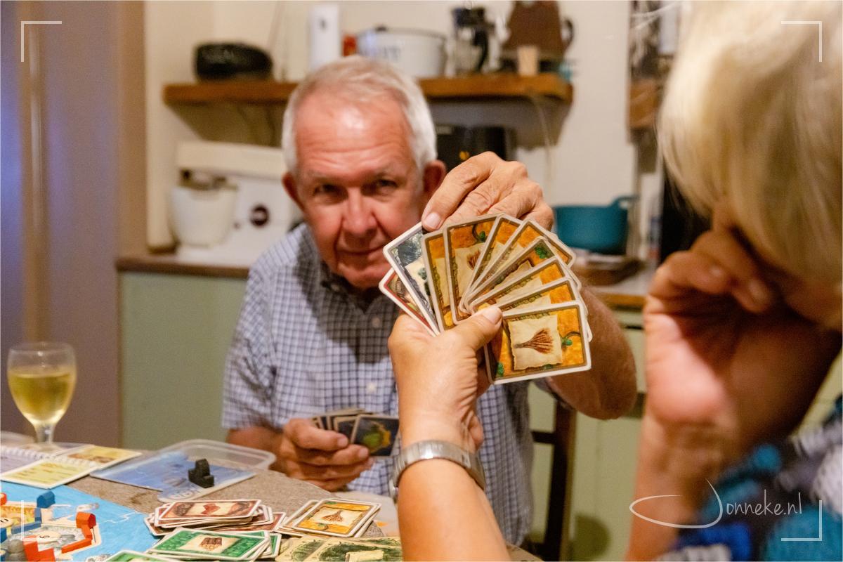Gelukkig ook tijd voor een 'gamepie Catan'. Als we daar zijn, is het geen vraag óf maar wánneer en hoevaak we het spelen ;-)
