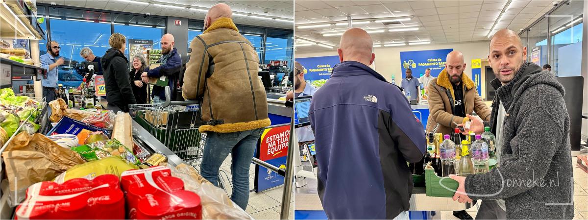 Boodschappen doen met z'n vijven is al een belevenis: iedereen die weer wat anders lekker vindt en in het wagentje gooit.