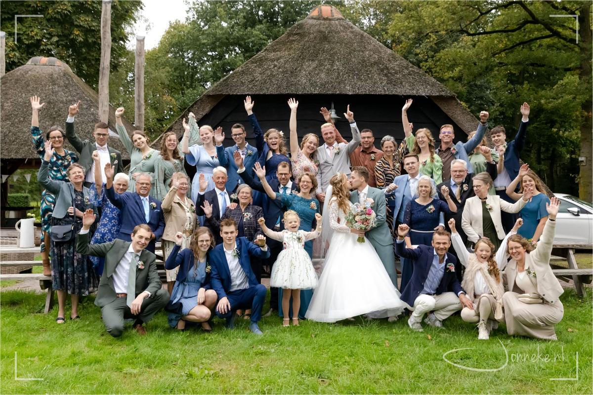 Nu het nog droog is, gelijk maar de groepsfoto's maken.