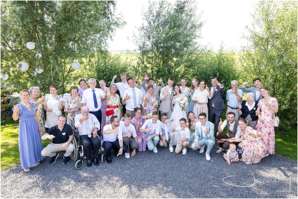 Even zoeken naar schaduwplekken voor de groepsfoto's.