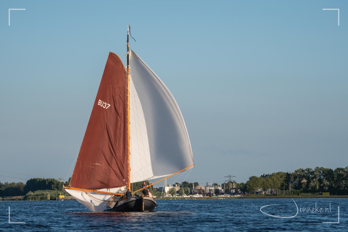 Mosselkraker - rond&platbodem van de maand